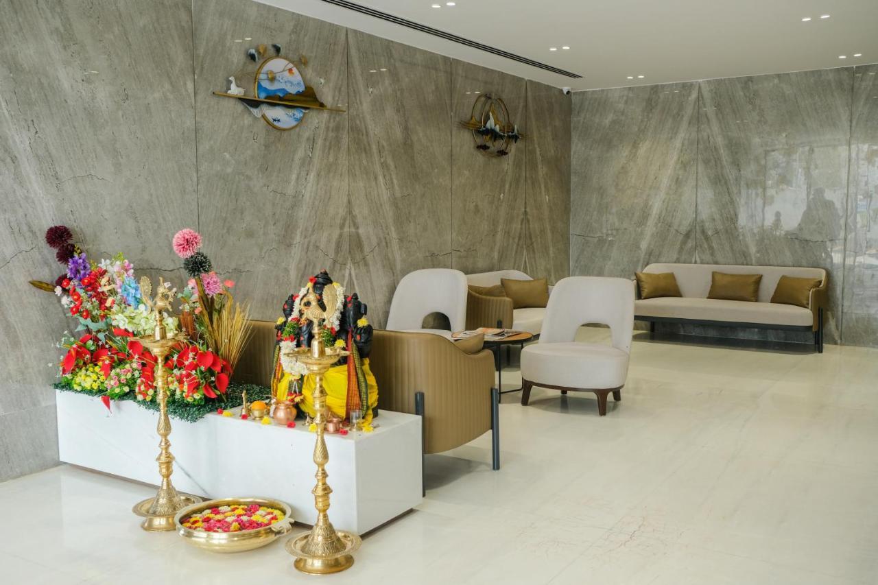 Hotel Tulips Grand Гайдарабад Екстер'єр фото